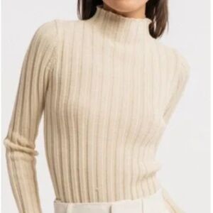 Laude the Label Soa Ribbed turtleneck sweater in Vanilla